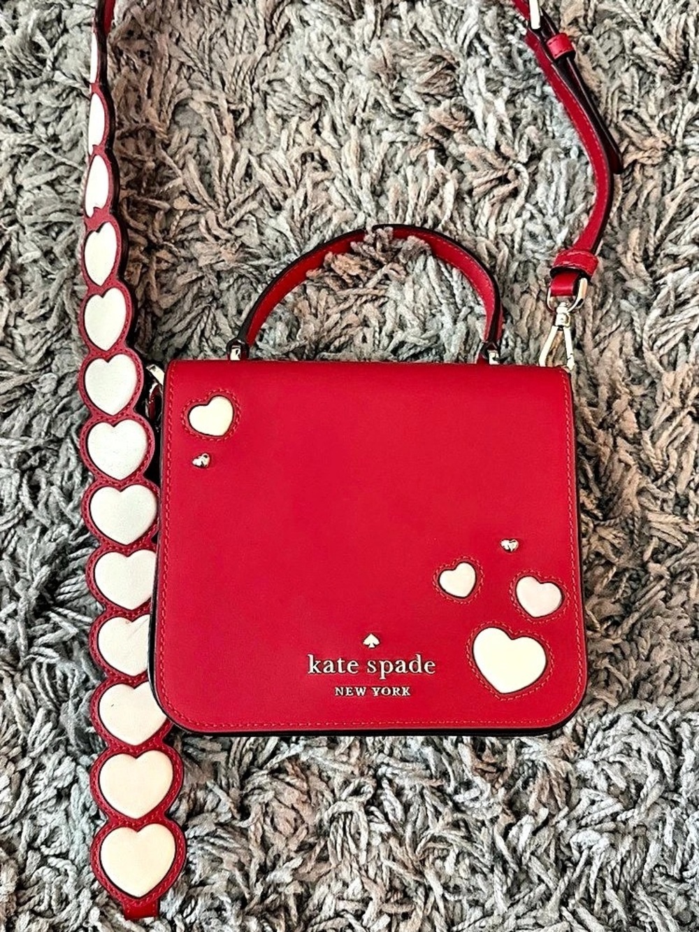 Kate Spade Heart Strap Crossbody in Red & White Like New